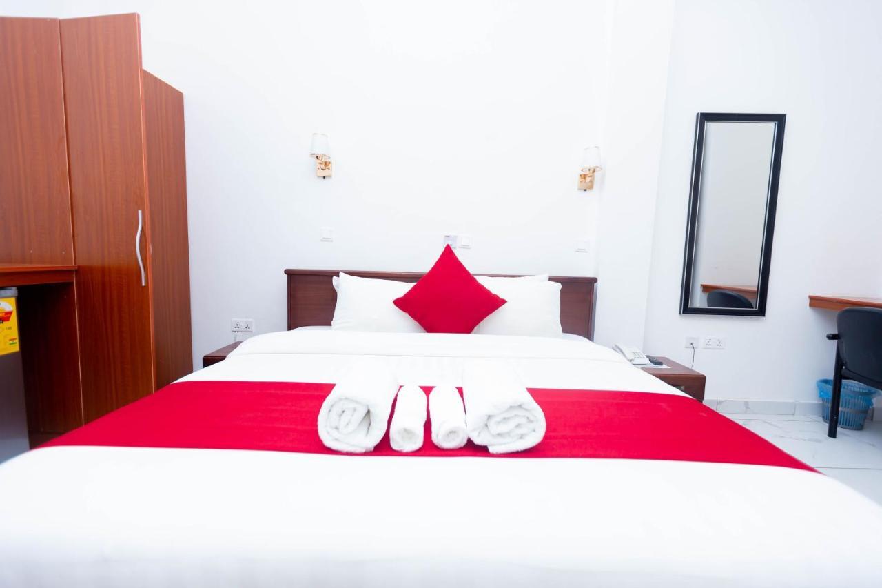 Sky Plus Hotel & Resort Ho Exterior photo