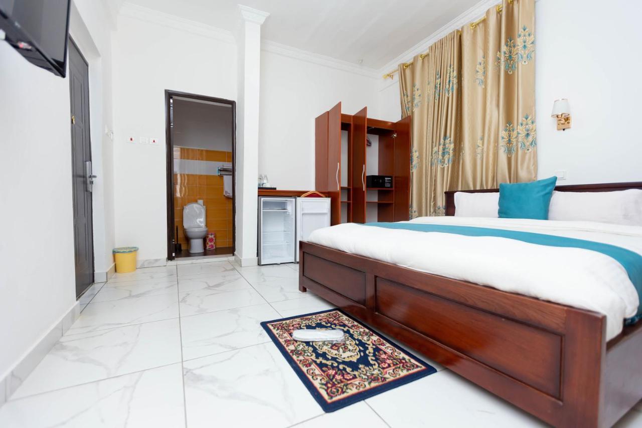 Sky Plus Hotel & Resort Ho Exterior photo