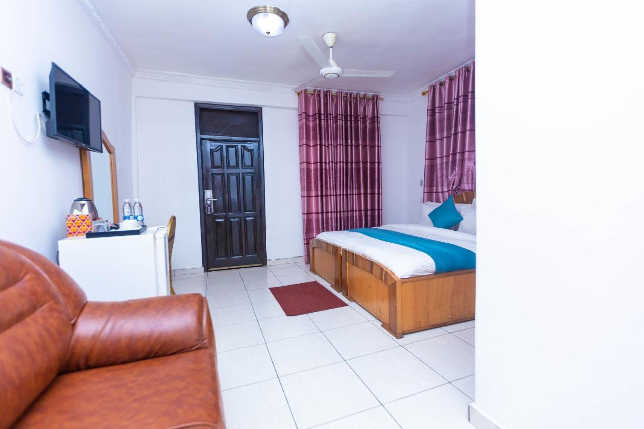 Sky Plus Hotel & Resort Ho Exterior photo