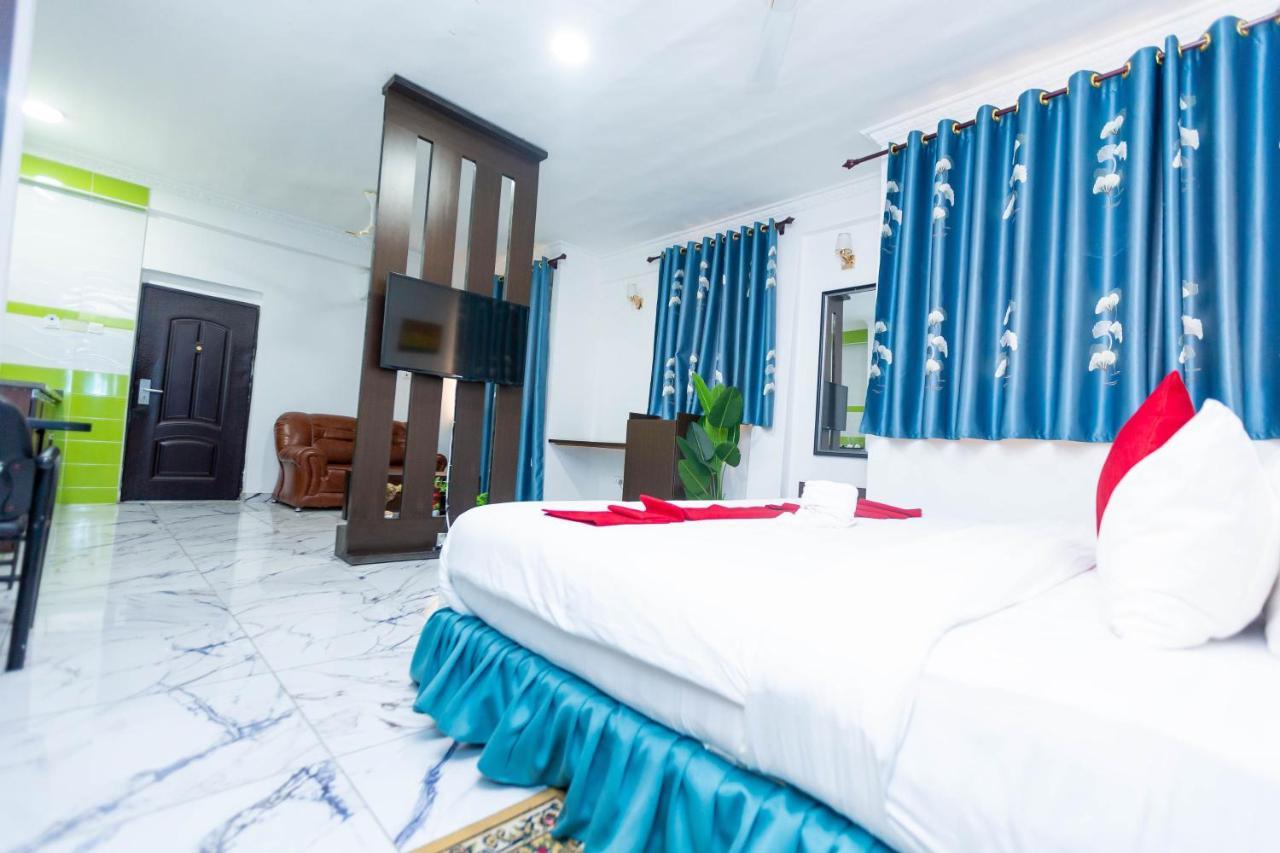Sky Plus Hotel & Resort Ho Exterior photo